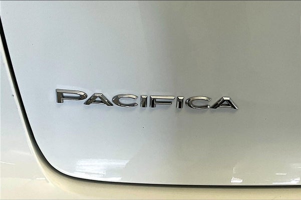 2022 Chrysler Pacifica Touring L in Kalamazoo, MI - HZ Plainwell Ford