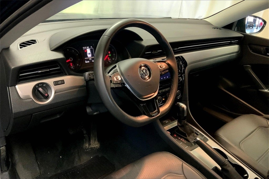 2022 Volkswagen Passat 2.0T SE