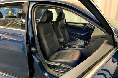 2022 Volkswagen Passat 2.0T SE