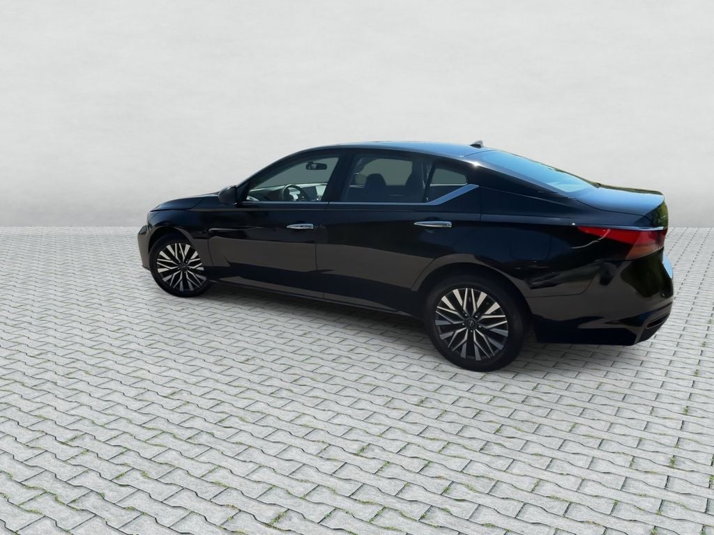 2023 Nissan Altima 2.5 SV FWD