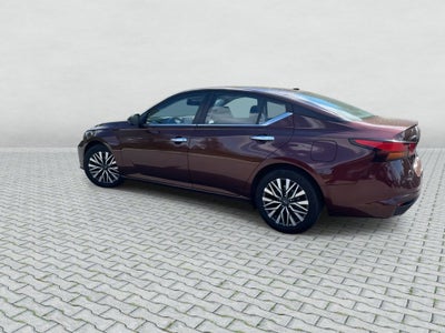 2024 Nissan Altima 2.5 SV FWD