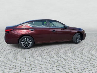 2024 Nissan Altima 2.5 SV FWD