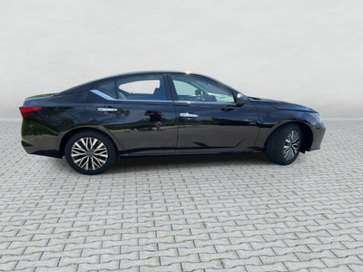 2024 Nissan Altima 2.5 SV FWD