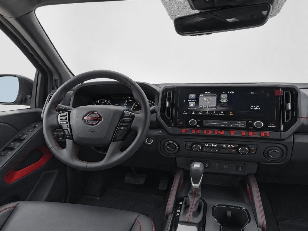 2025 Nissan Frontier PRO-4X 4WD