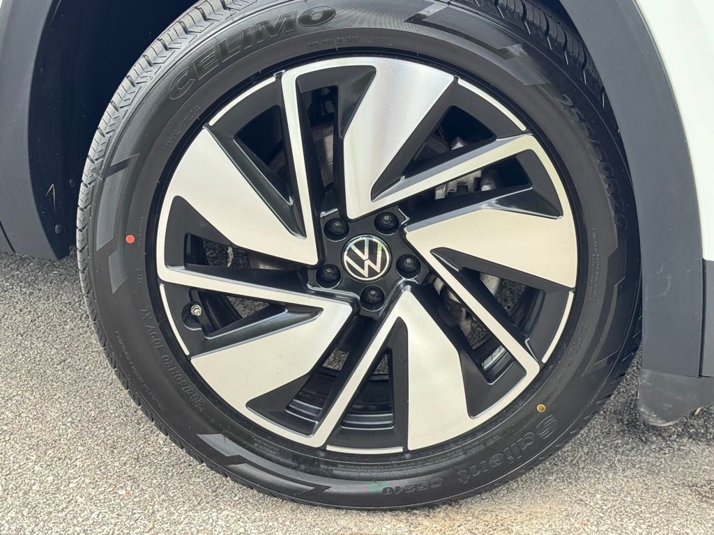 2024 Volkswagen Atlas 2.0T SE w/Technology AWD