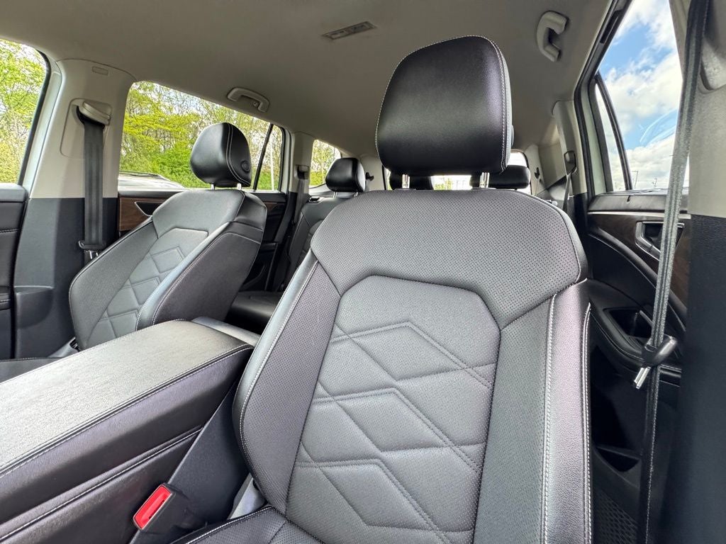 2024 Volkswagen Atlas 2.0T SE w/Technology AWD
