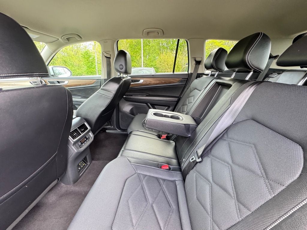 2024 Volkswagen Atlas 2.0T SE w/Technology AWD