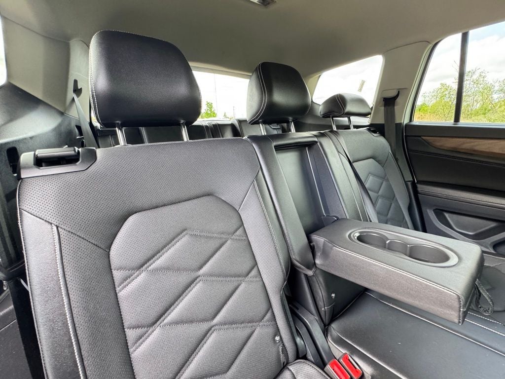 2024 Volkswagen Atlas 2.0T SE w/Technology AWD