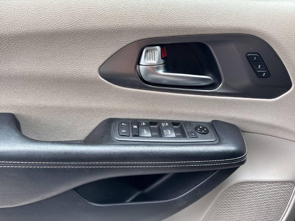 2021 Chrysler Pacifica Touring L