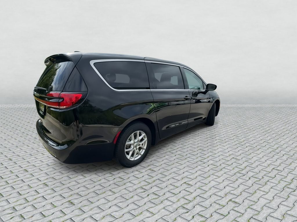 2024 Chrysler Pacifica Touring L FWD