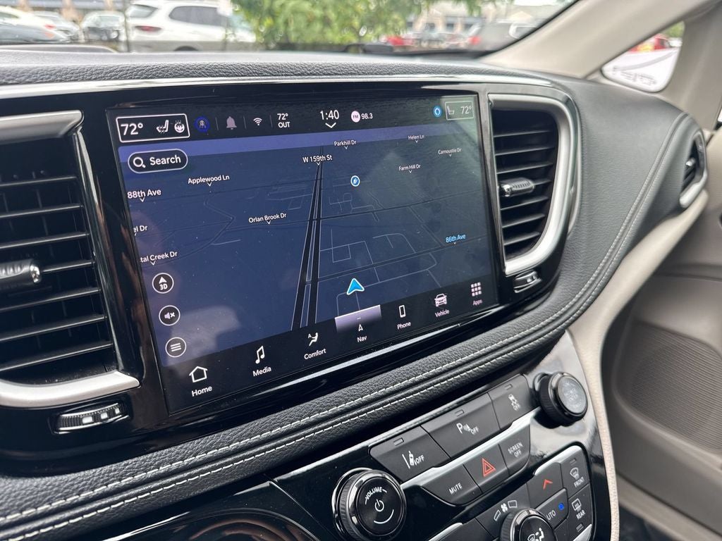 2024 Chrysler Pacifica Hybrid Select