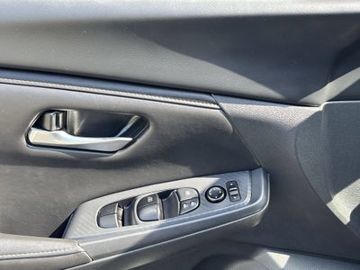 2025 Nissan Sentra SV FWD