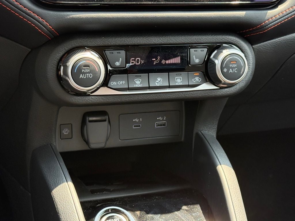 2025 Nissan Versa 1.6 SR FWD