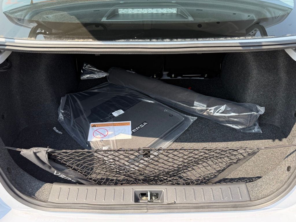 2025 Nissan Versa 1.6 SR FWD