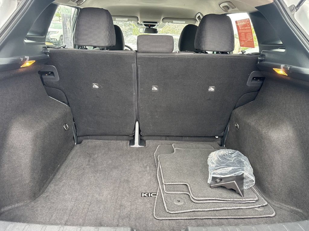 2025 Nissan Kicks S FWD