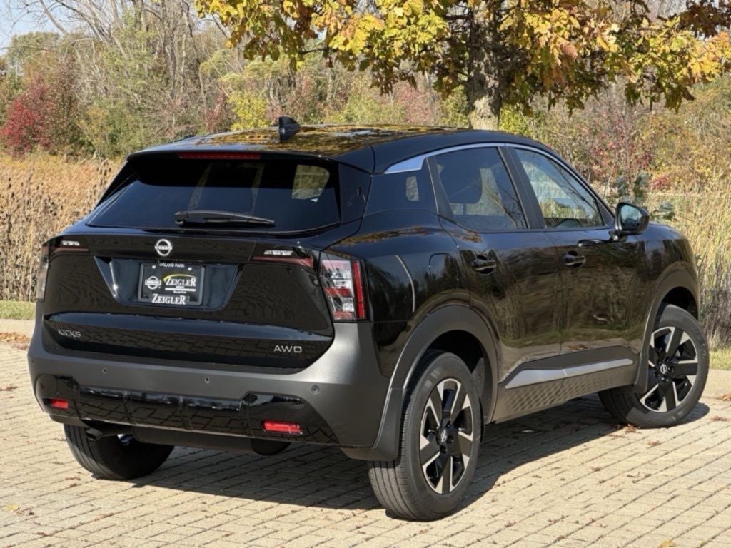 2025 Nissan Kicks SV