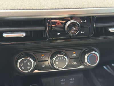 2025 Nissan Kicks SV AWD