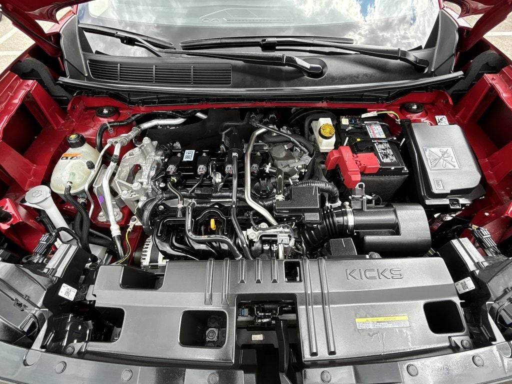 2025 Nissan Kicks SR FWD