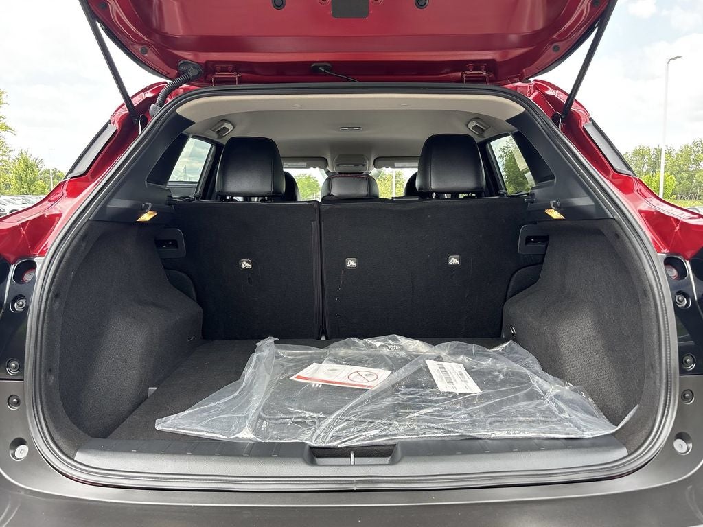 2025 Nissan Kicks SR FWD