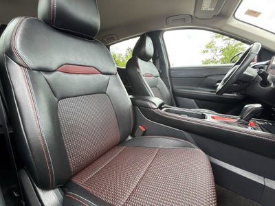 2025 Nissan Kicks SR FWD