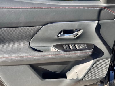 2025 Nissan Kicks SR AWD