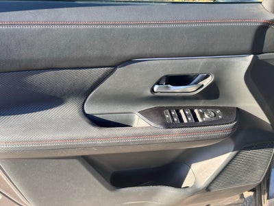 2025 Nissan Kicks SR AWD