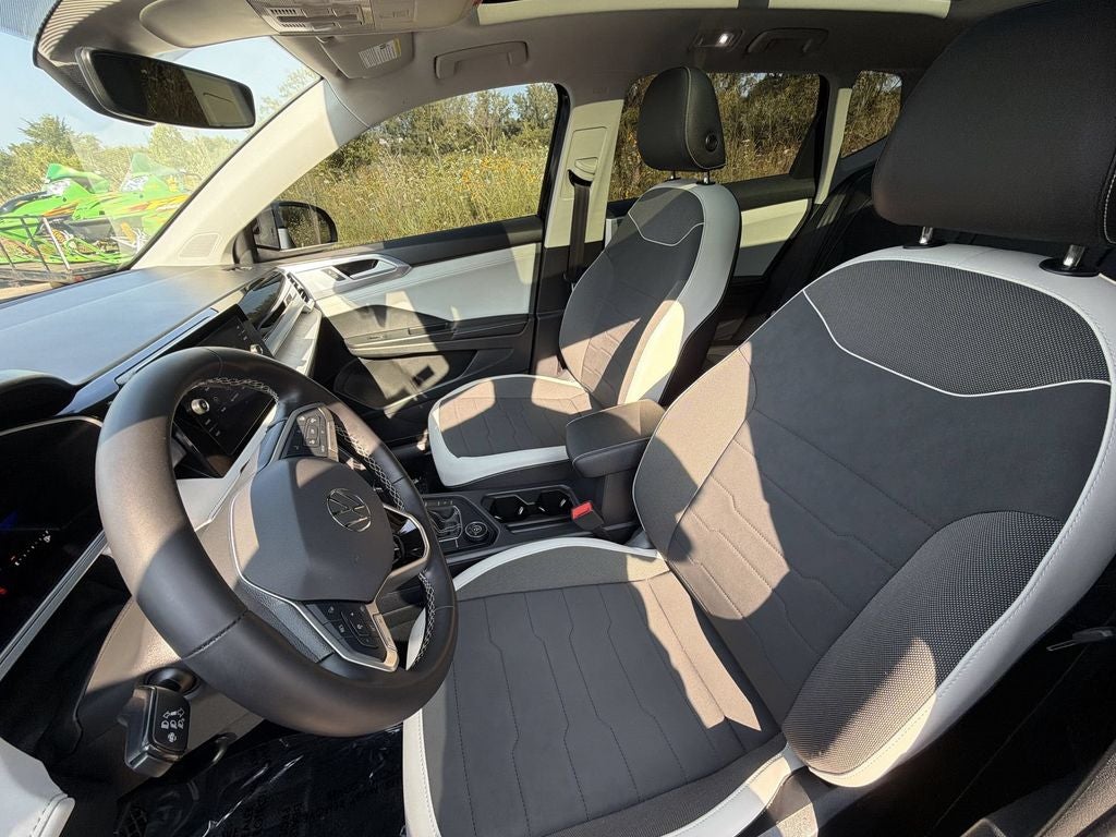 2025 Volkswagen Taos 1.5T SE AWD