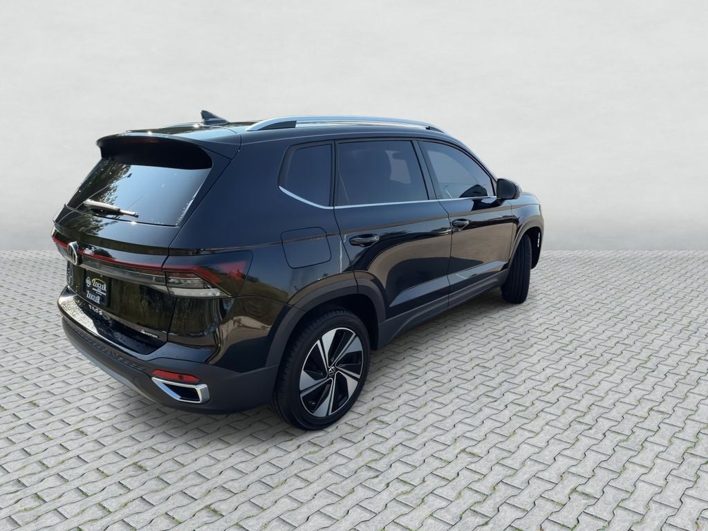 2025 Volkswagen Taos 1.5T SE AWD