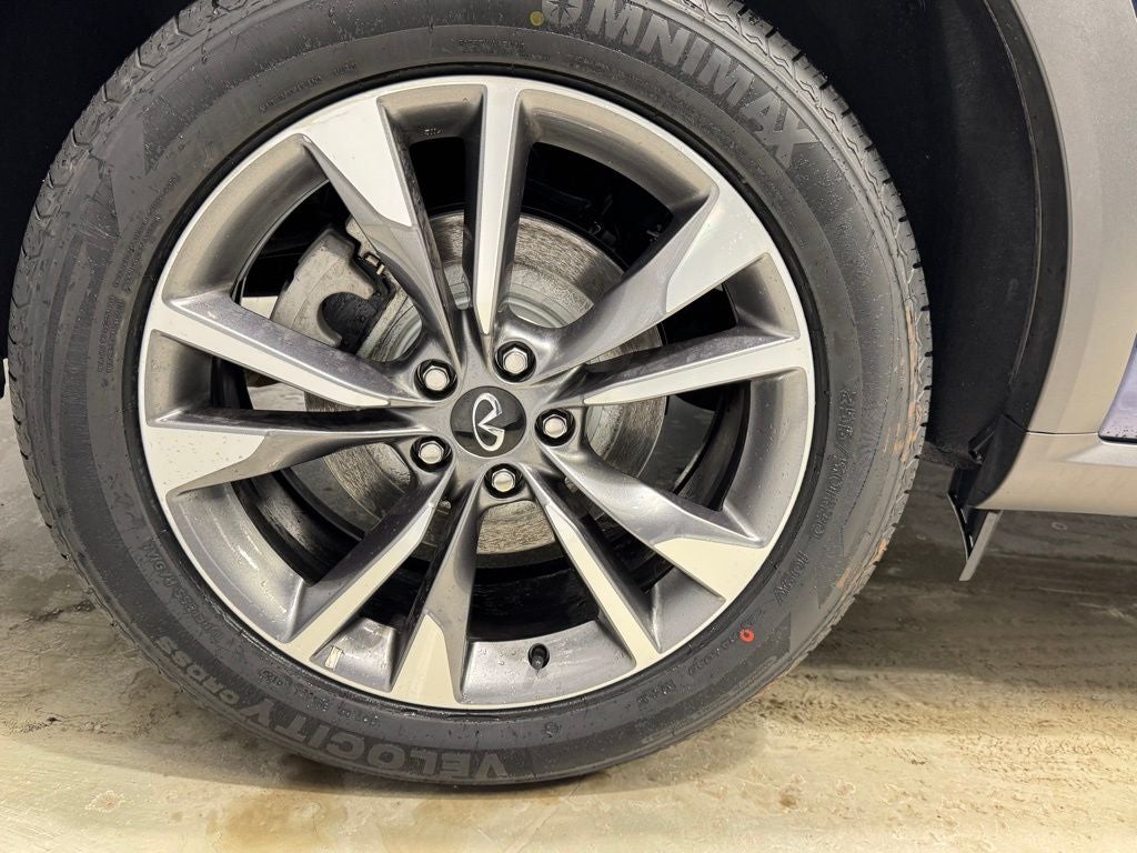 2024 INFINITI QX60 LUXE