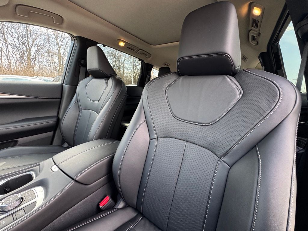 2023 INFINITI QX60 LUXE AWD