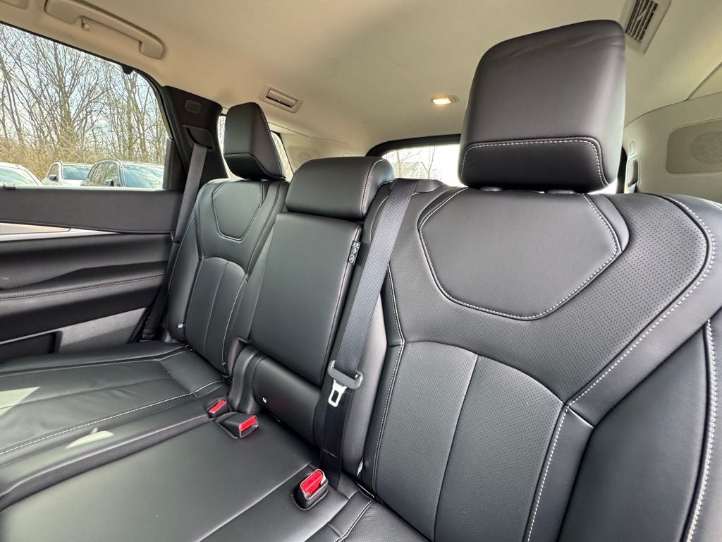 2023 INFINITI QX60 LUXE AWD