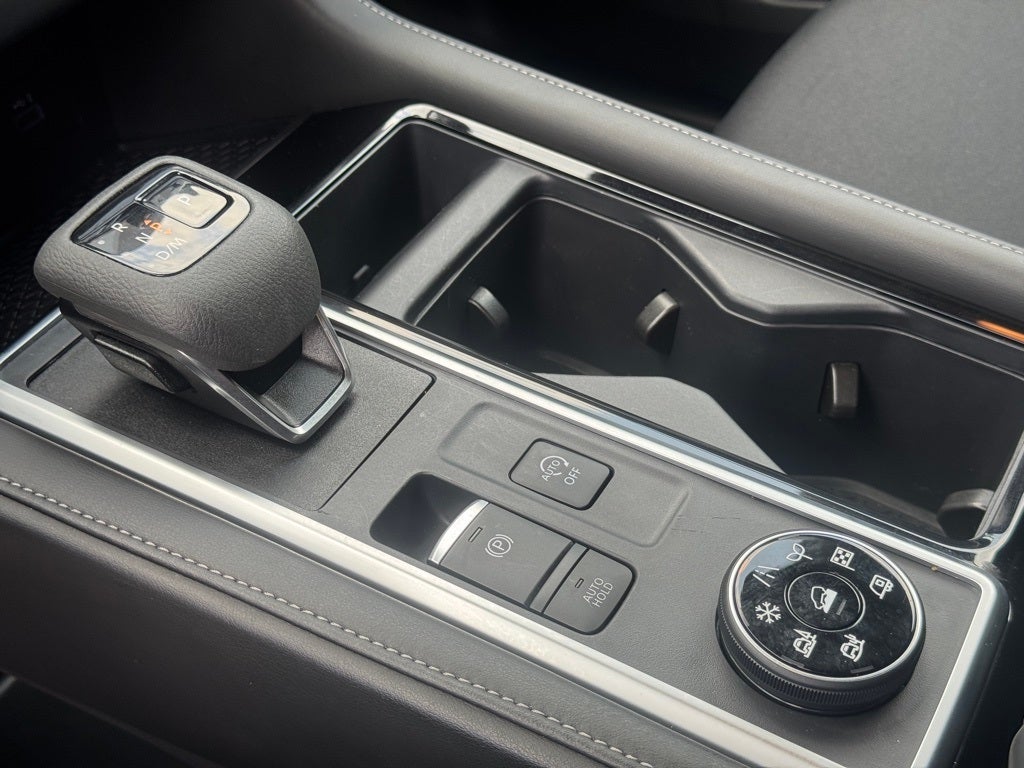 2025 Nissan Pathfinder SV 4WD