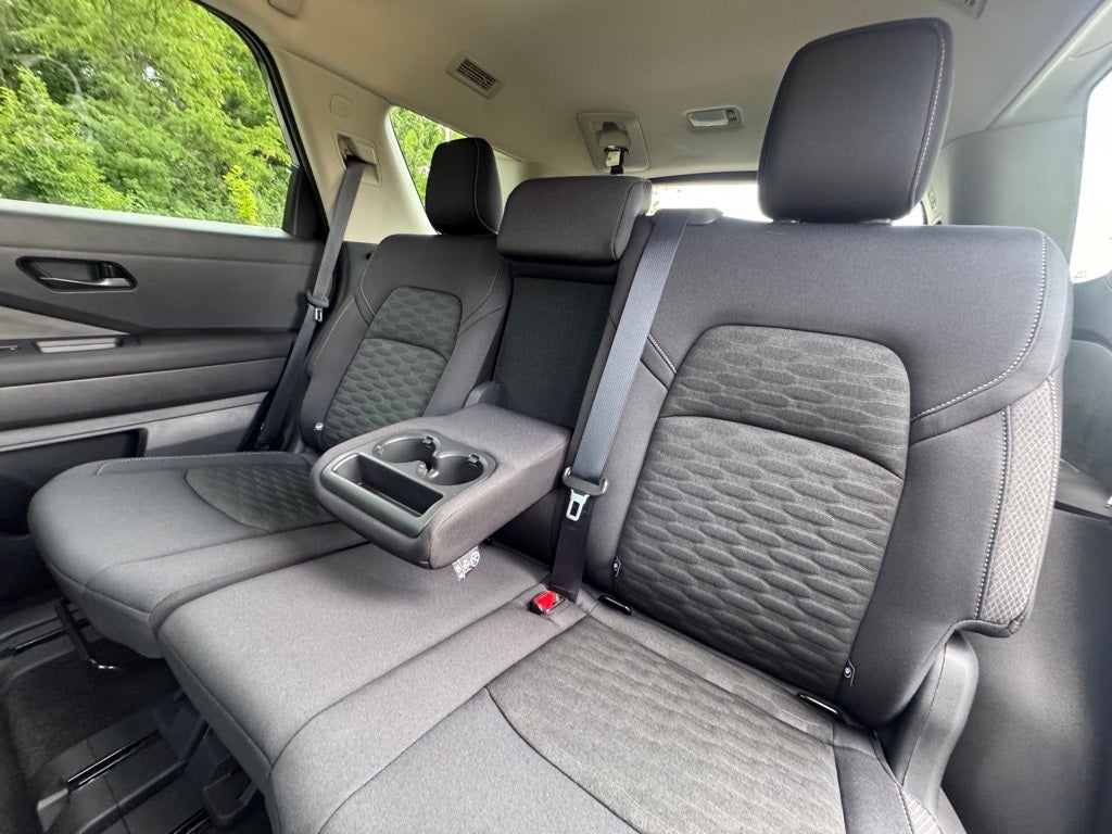 2025 Nissan Pathfinder SV 4WD