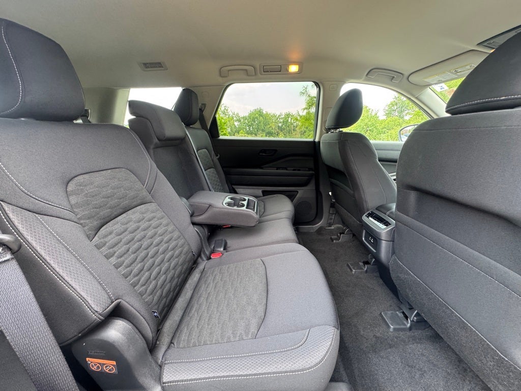 2025 Nissan Pathfinder SV 4WD