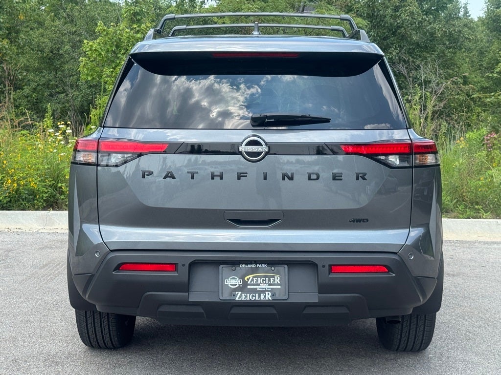 2025 Nissan Pathfinder SV 4WD