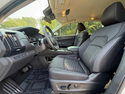 2025 Nissan Pathfinder SV 4WD