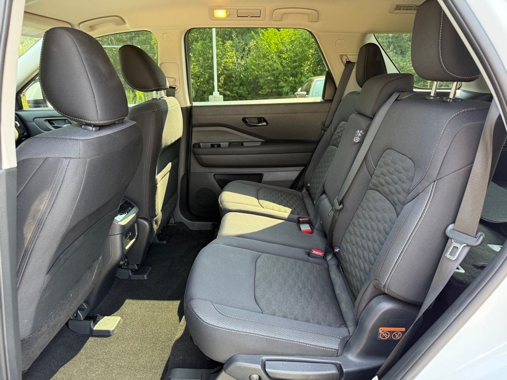 2025 Nissan Pathfinder SV 4WD