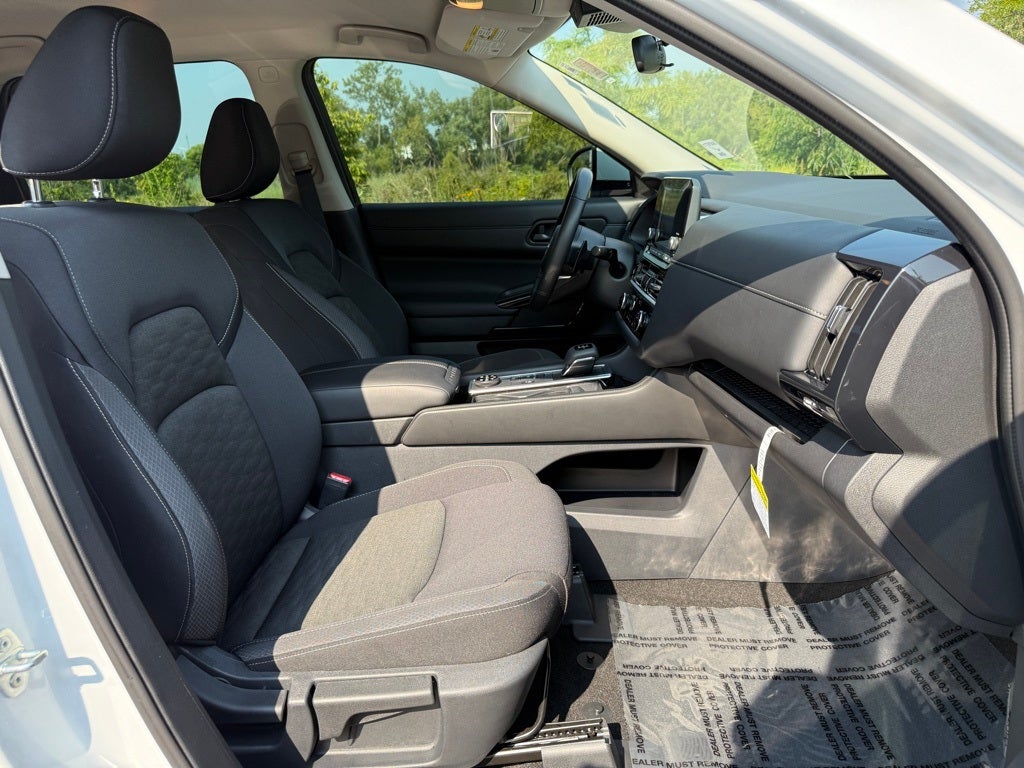 2025 Nissan Pathfinder SV 4WD