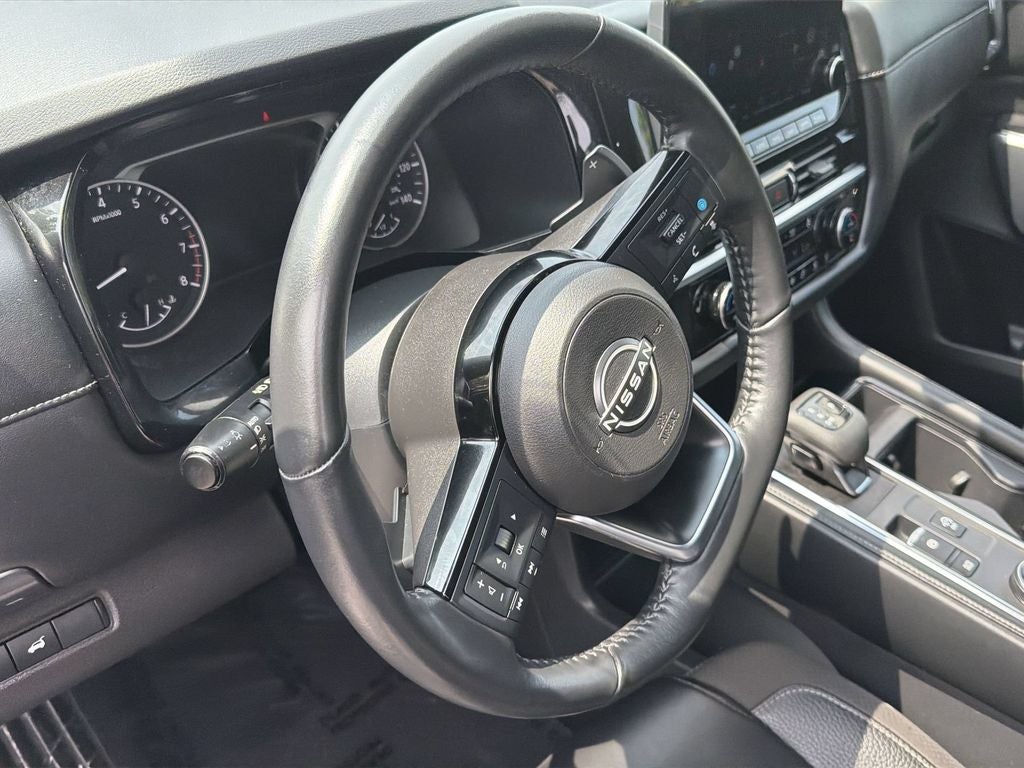 2023 Nissan Pathfinder SL 4WD
