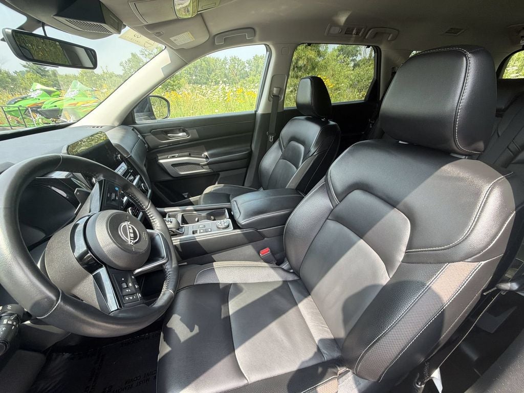 2023 Nissan Pathfinder SL 4WD
