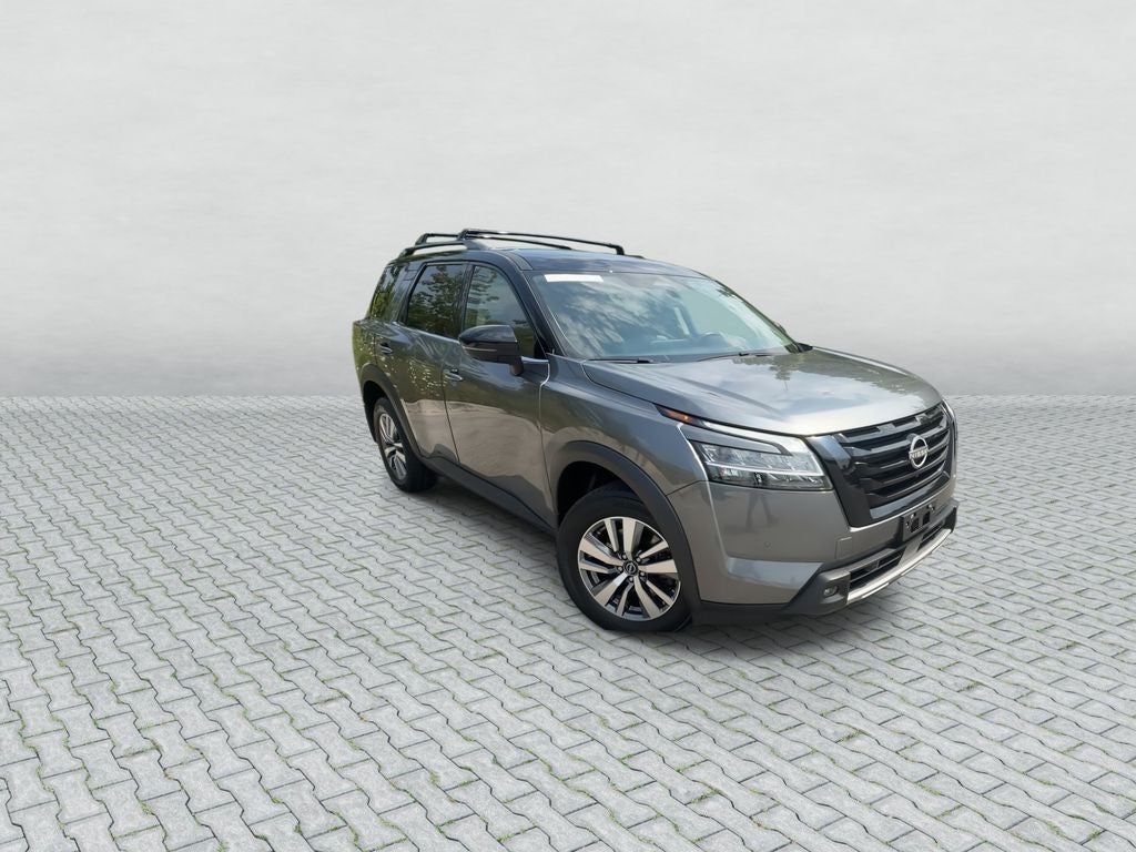 2023 Nissan Pathfinder SL 4WD