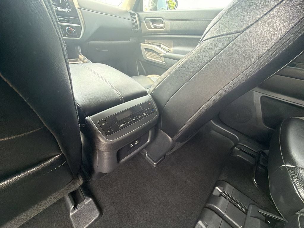 2023 Nissan Pathfinder SL 4WD