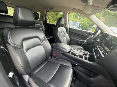 2023 Nissan Pathfinder SL 4WD
