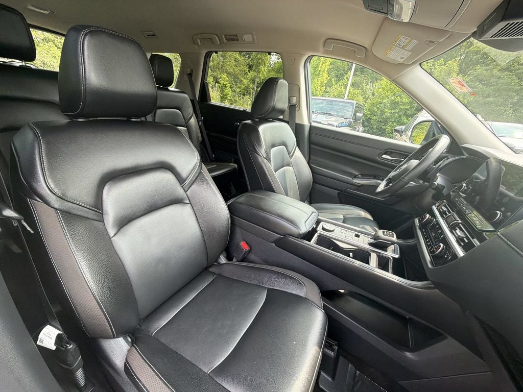 2023 Nissan Pathfinder SL 4WD