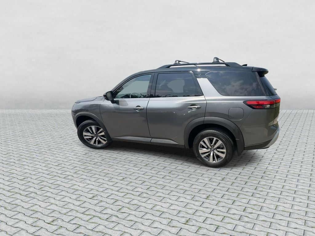 2023 Nissan Pathfinder SL 4WD