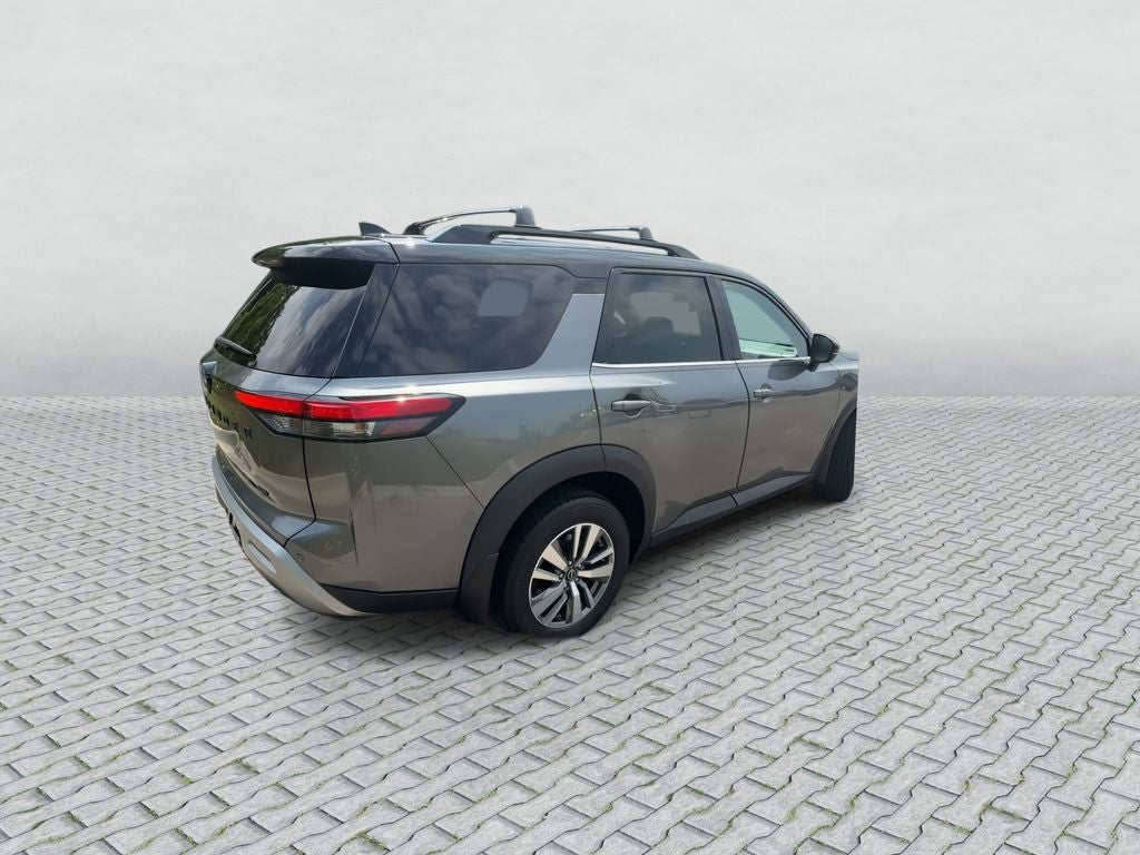 2023 Nissan Pathfinder SL 4WD