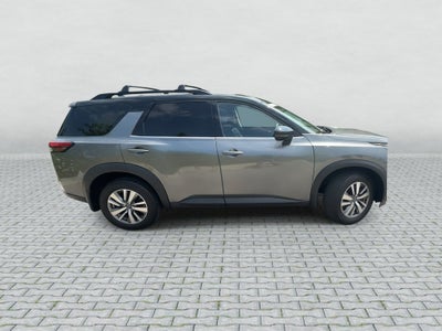 2023 Nissan Pathfinder SL 4WD