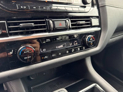 2024 Nissan Pathfinder SL 4WD