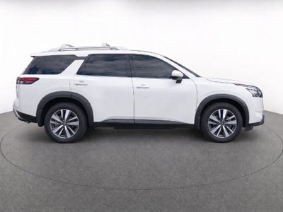2024 Nissan Pathfinder SL 4WD