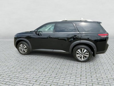 2023 Nissan Pathfinder SL 4WD